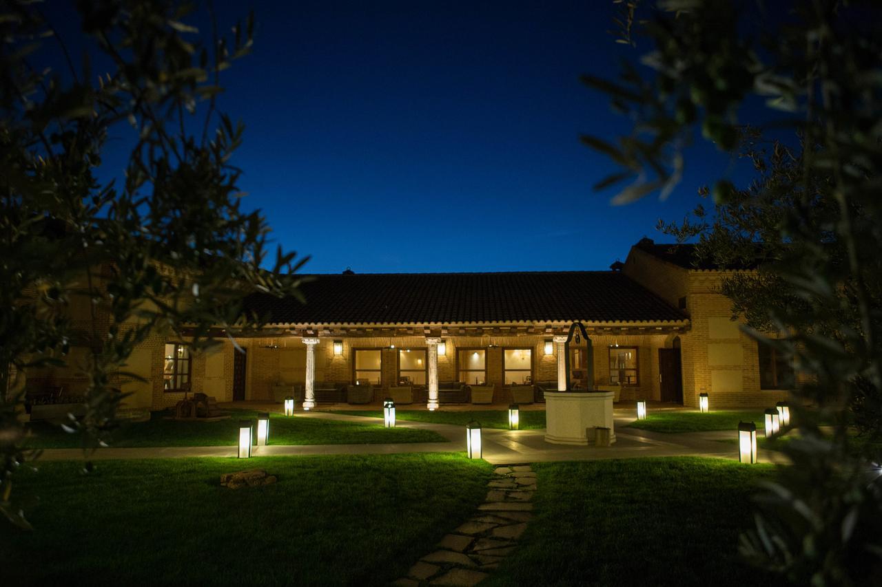 Posada Isabel De Castilla Madrigal de las Altas Torres Ngoại thất bức ảnh