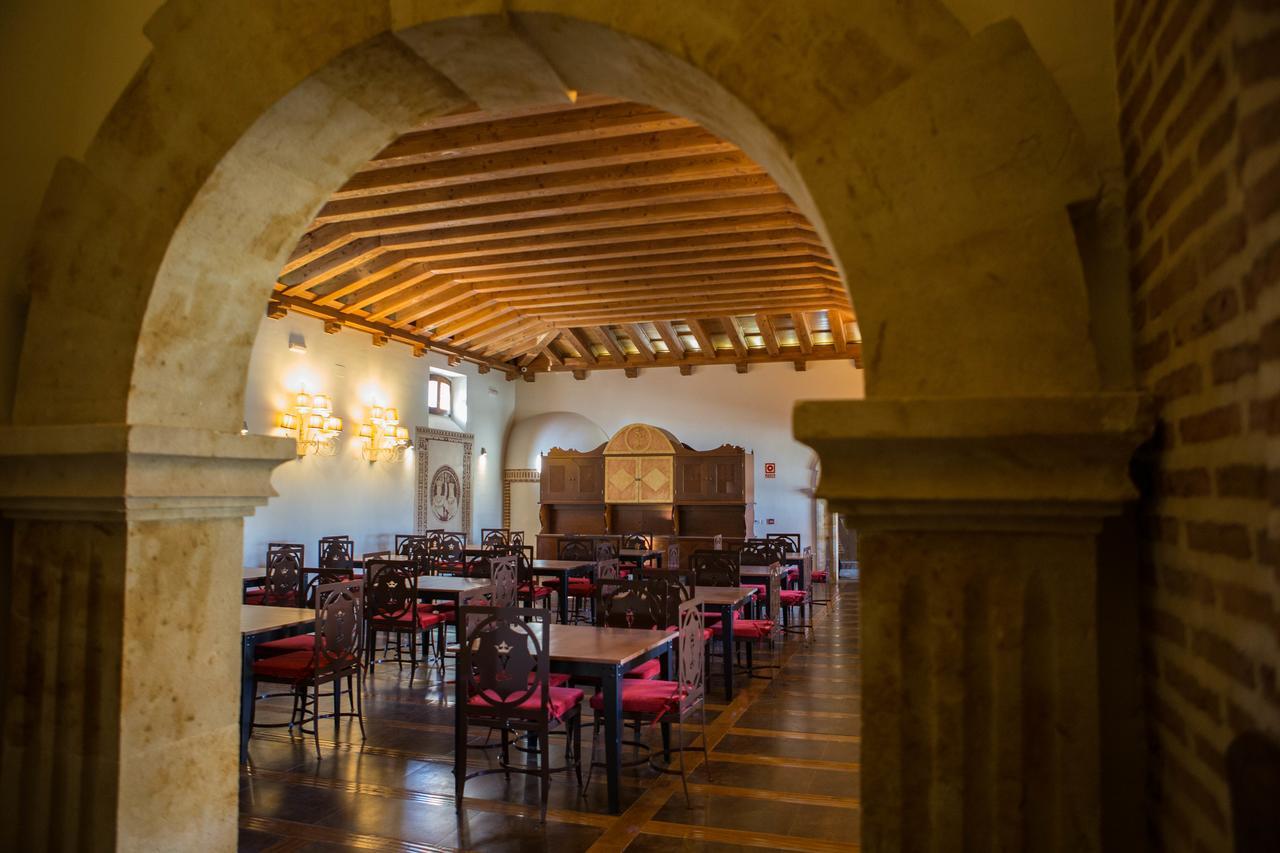 Posada Isabel De Castilla Madrigal de las Altas Torres Ngoại thất bức ảnh